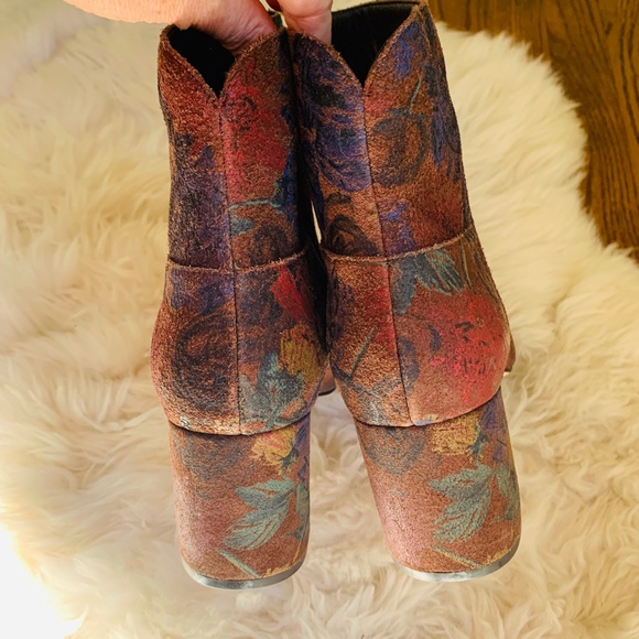 New COLE HAAN Arden Grand Floral Bootie Boot | 11 - Picture 11 of 11
